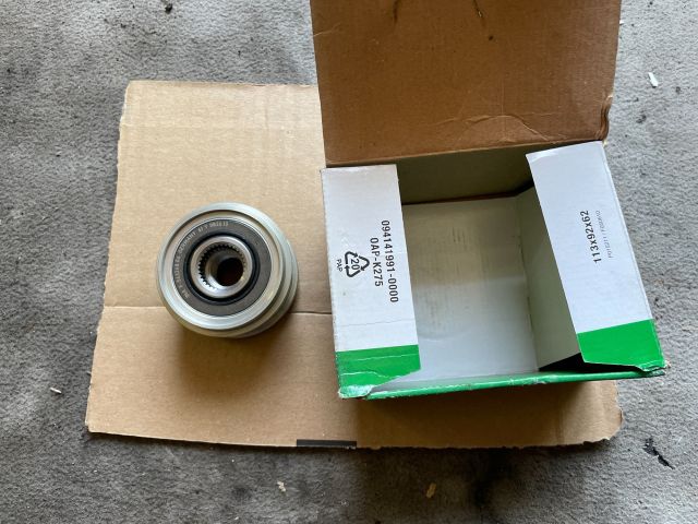 bontott OPEL INSIGNIA Generátor Szabadonfutó