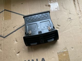 bontott OPEL INSIGNIA Hátsó középső Szellőző