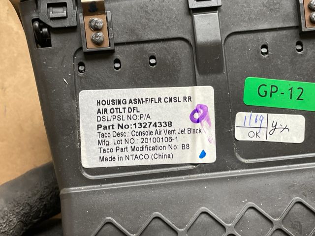 bontott OPEL INSIGNIA Hátsó középső Szellőző