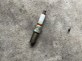 bontott OPEL INSIGNIA Izzító/Gyújtó Gyertya