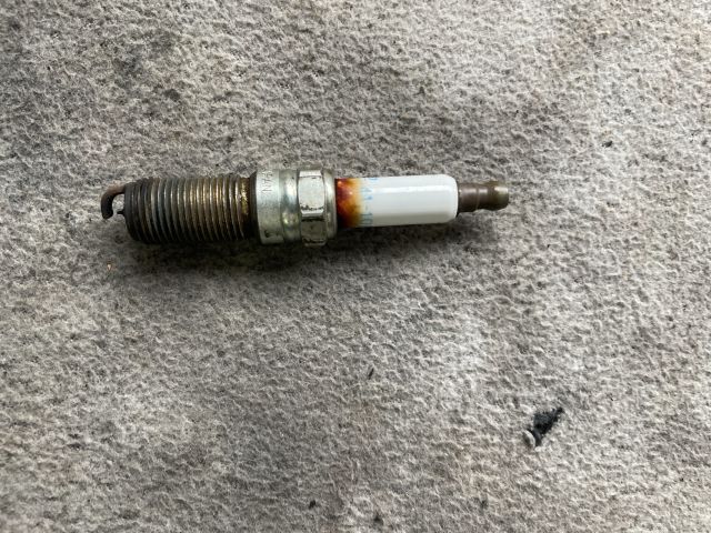 bontott OPEL INSIGNIA Izzító/Gyújtó Gyertya