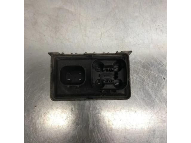 bontott OPEL INSIGNIA Izzító Relé