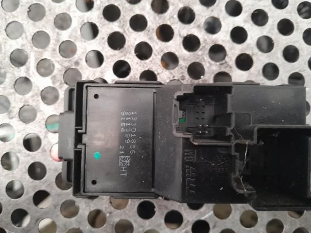 bontott OPEL INSIGNIA Jobb első Ablakemelő Kapcsoló