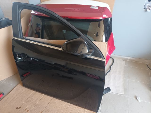 bontott OPEL INSIGNIA Jobb első Ajtó (Részeivel)