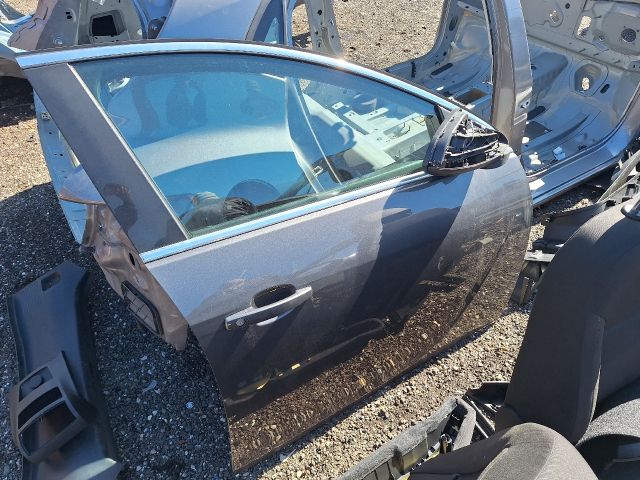 bontott OPEL INSIGNIA Jobb első Ajtó (Részeivel)