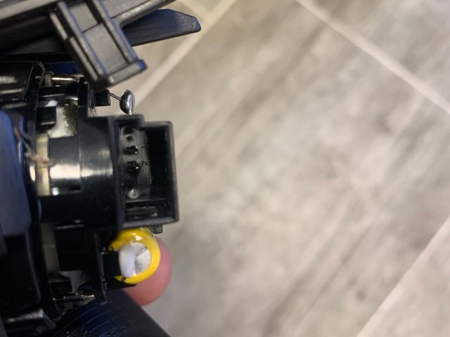 bontott OPEL INSIGNIA Jobb első Kis Hangszóró Burkolat