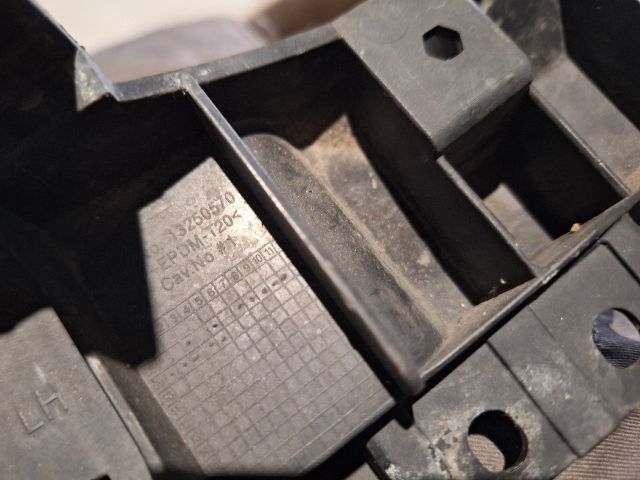 bontott OPEL INSIGNIA Jobb első Oldal Lökhárító Tartó (Műanyag)