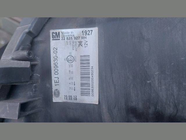 bontott OPEL INSIGNIA Jobb Fényszóró