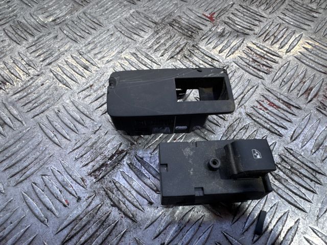 bontott OPEL INSIGNIA Jobb hátsó Ablakemelő Kapcsoló