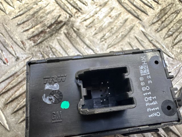 bontott OPEL INSIGNIA Jobb hátsó Ablakemelő Kapcsoló