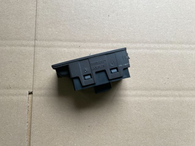 bontott OPEL INSIGNIA Jobb hátsó Ablakemelő Kapcsoló