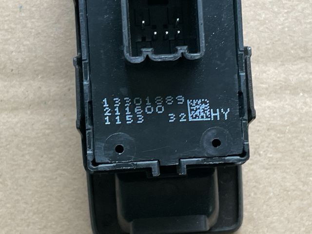 bontott OPEL INSIGNIA Jobb hátsó Ablakemelő Kapcsoló