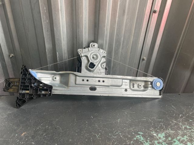 bontott OPEL INSIGNIA Jobb hátsó Ablakemelő Szerkezet (Elektromos)