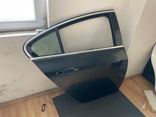 bontott OPEL INSIGNIA Jobb hátsó Ajtó (Üres lemez)