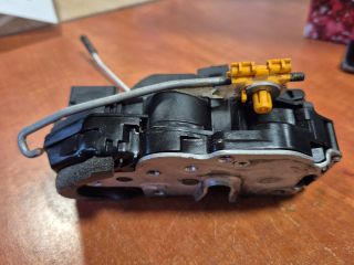 bontott OPEL INSIGNIA Jobb hátsó Zárbetét