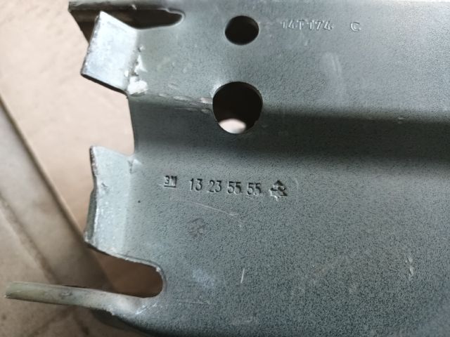 bontott OPEL INSIGNIA Jobb Lökhárító Tartó Nyúlványvég