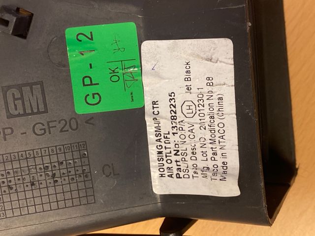 bontott OPEL INSIGNIA Jobb Szellőző