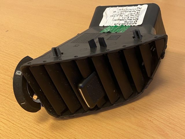 bontott OPEL INSIGNIA Jobb Szellőző