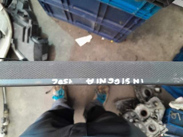 bontott OPEL INSIGNIA Kalaptartó