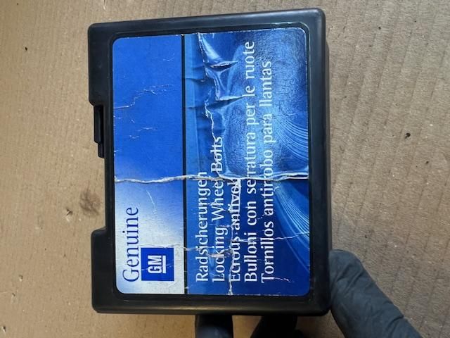 bontott OPEL INSIGNIA Kerék Csavar Szett