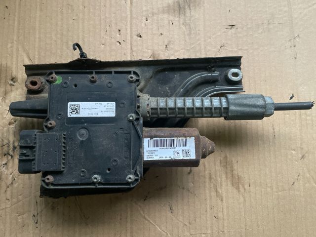 bontott OPEL INSIGNIA Kézifék Motor