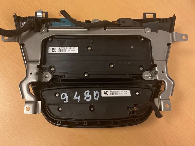 bontott OPEL INSIGNIA Középkonzol Vezérlő Panel