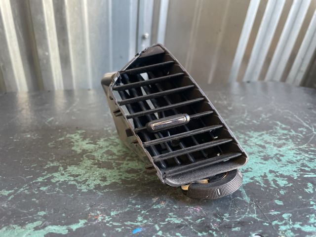 bontott OPEL INSIGNIA Középső Bal Szellőző