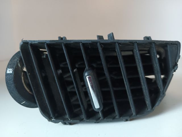 bontott OPEL INSIGNIA Középső Jobb Szellőző