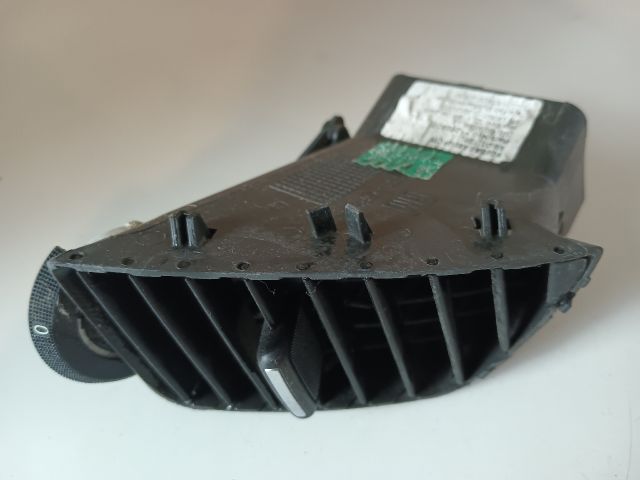 bontott OPEL INSIGNIA Középső Jobb Szellőző