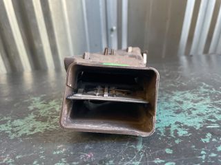 bontott OPEL INSIGNIA Középső Jobb Szellőző