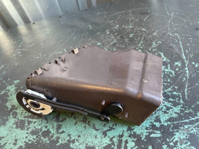 bontott OPEL INSIGNIA Középső Jobb Szellőző