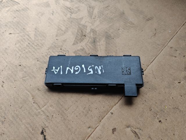 bontott OPEL INSIGNIA Központizár Antenna