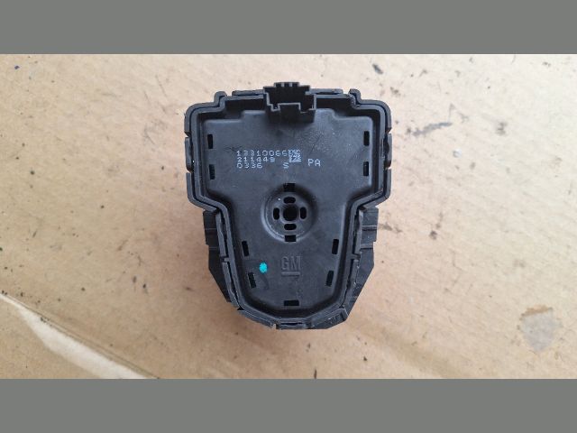 bontott OPEL INSIGNIA Média Kapcsoló