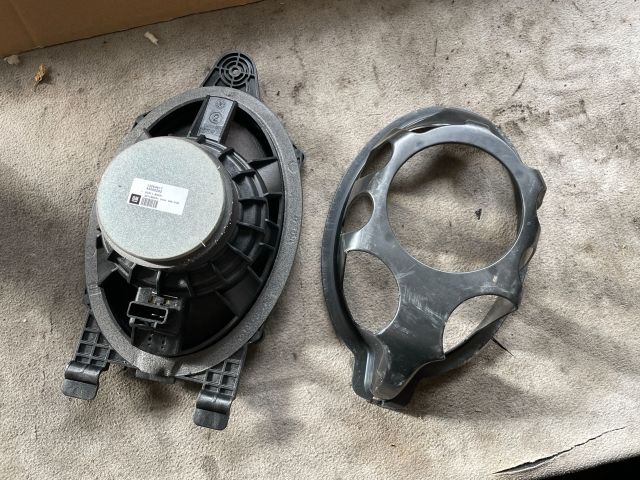 bontott OPEL INSIGNIA Mélynyomó Hangszóró
