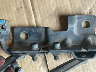 bontott OPEL INSIGNIA Motorháztető Bal Zsanér