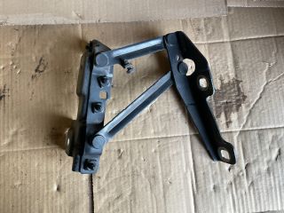 bontott OPEL INSIGNIA Motorháztető Bal Zsanér