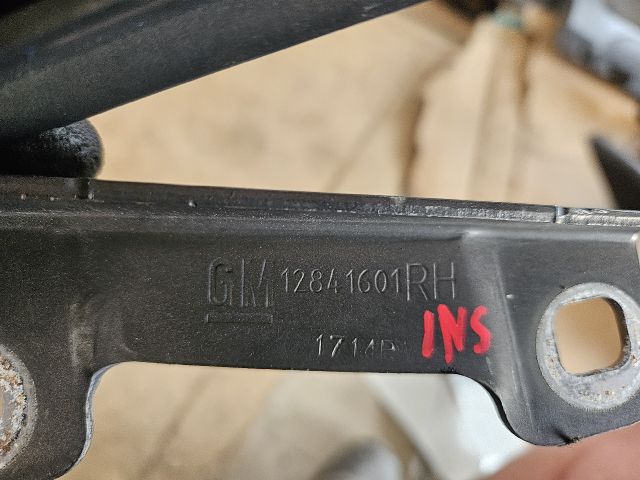 bontott OPEL INSIGNIA Motorháztető Jobb Zsanér