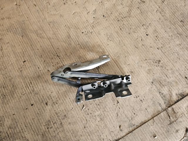 bontott OPEL INSIGNIA Motorháztető Jobb Zsanér