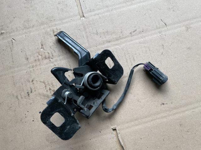 bontott OPEL INSIGNIA Motorháztető Zárszerkezet