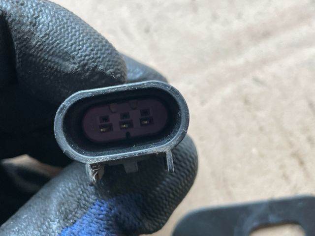 bontott OPEL INSIGNIA Motorháztető Zárszerkezet