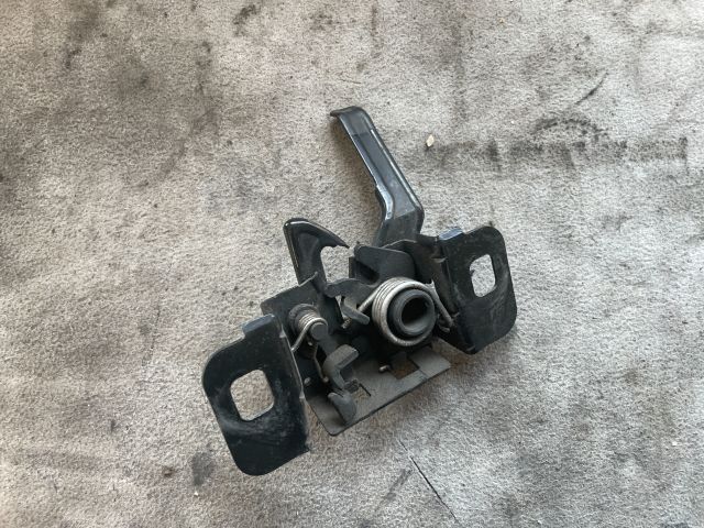 bontott OPEL INSIGNIA Motorháztető Zárszerkezet