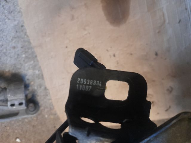 bontott OPEL INSIGNIA Motorháztető Zárszerkezet