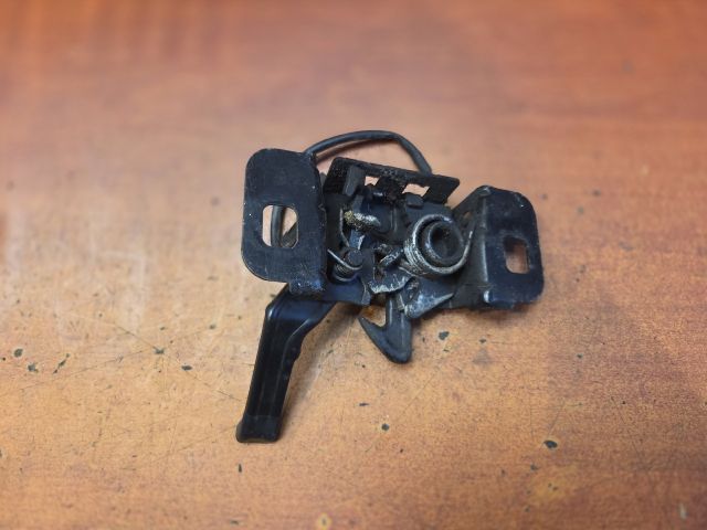 bontott OPEL INSIGNIA Motorháztető Zárszerkezet