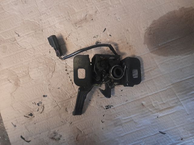 bontott OPEL INSIGNIA Motorháztető Zárszerkezet