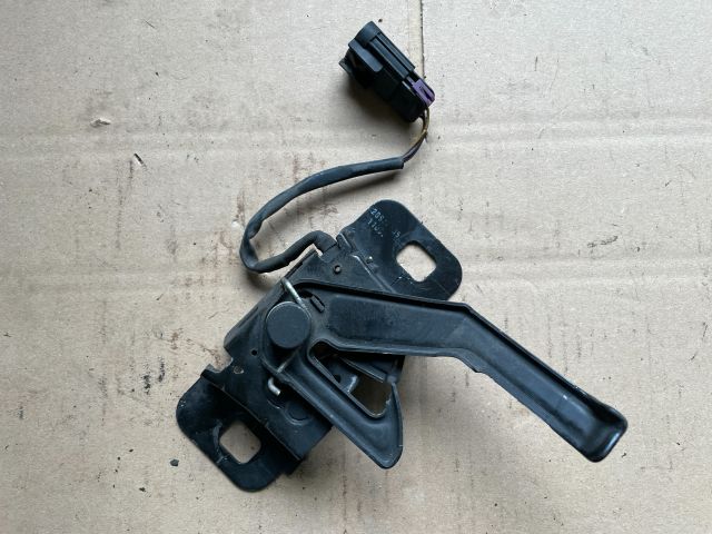 bontott OPEL INSIGNIA Motorháztető Zárszerkezet