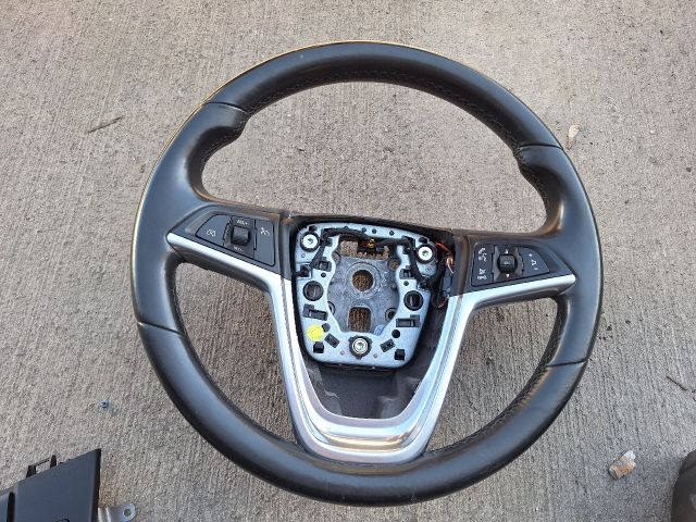 bontott OPEL INSIGNIA Multikormány