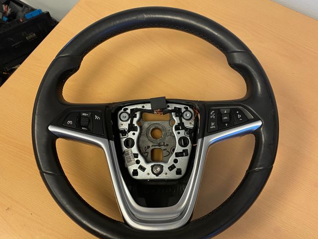 bontott OPEL INSIGNIA Multikormány