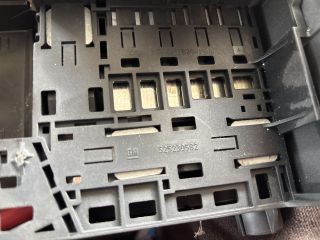 bontott OPEL INSIGNIA Pozitív Kábel Elosztó