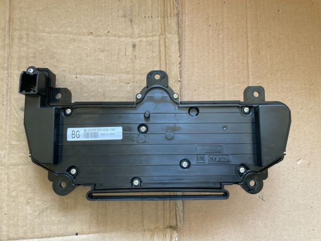 bontott OPEL INSIGNIA Rádió / CD Kapcsoló