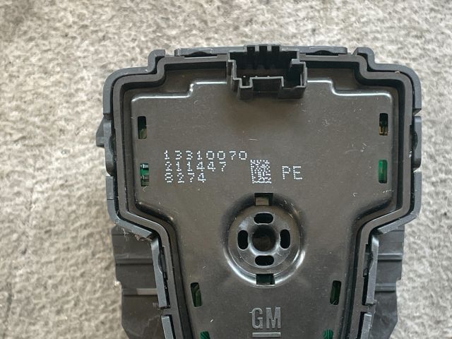 bontott OPEL INSIGNIA Rádió / CD Kapcsoló